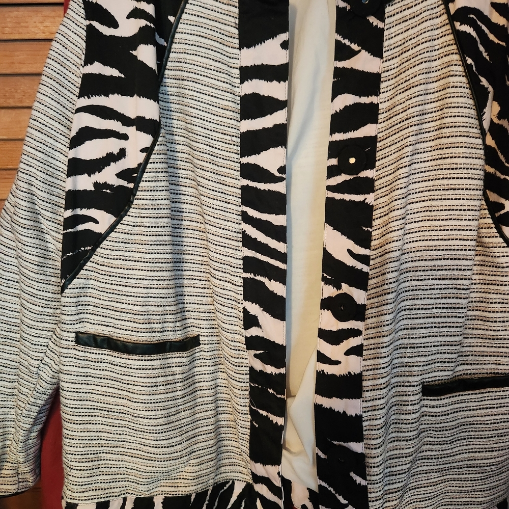 Chicos Size 3 Jacket - image 3